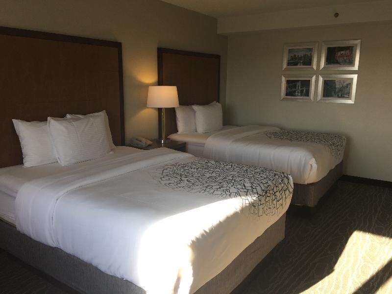 La Quinta By Wyndham Secaucus Meadowlands Hotel Ngoại thất bức ảnh