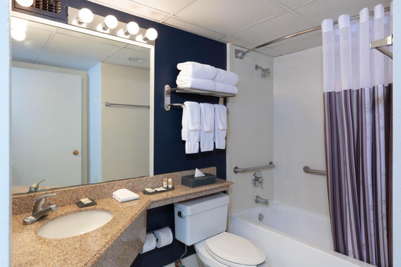 La Quinta By Wyndham Secaucus Meadowlands Hotel Ngoại thất bức ảnh