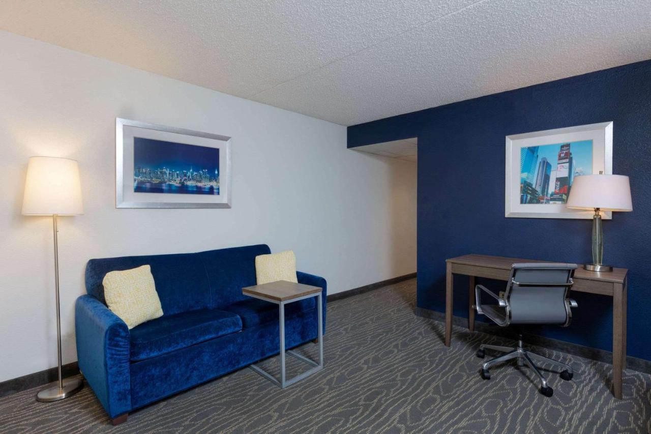 La Quinta By Wyndham Secaucus Meadowlands Hotel Ngoại thất bức ảnh